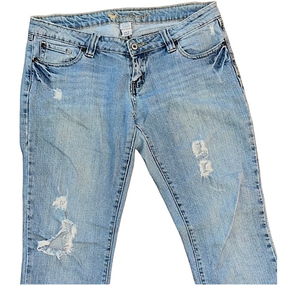 Wet Seal Jeans Distressed Light Wash Straight Jean - Picture 2 of 13